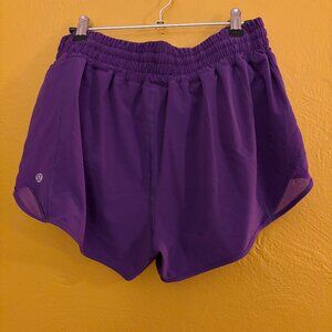 Lululemon Hotty Hot HR Short 2.5” Lined - College Purple - Size 10 - NWT